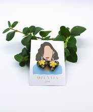 Cargar imagen en el visor de la galería, Aretes en forma de corazón