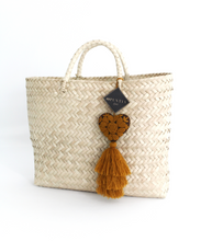 Cargar imagen en el visor de la galería, Bolsa de palma - Welcome Bags