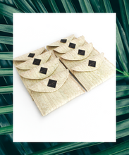 Cargar imagen en el visor de la galería, Cartera en Palma Natural Forrada