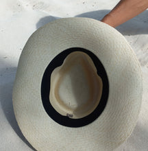 Cargar imagen en el visor de la galería, Sombrero de Jipijapa
