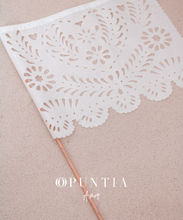 Cargar imagen en el visor de la galería, Tiras de Papel Picado Blanco
