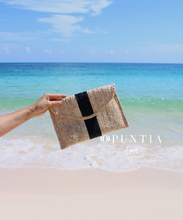 Cargar imagen en el visor de la galería, Cartera en Palma Natural Personalizada
