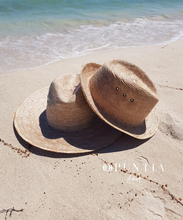 Cargar imagen en el visor de la galería, Sombreros de Palma Grande
