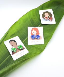 Aretes elaborados de madera de copal, tallados y pintados a mano, pueden ser personalizados